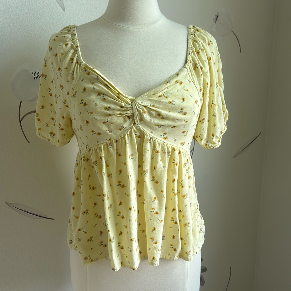 American Eagle Outfitters Light Yellow Floral Blouse